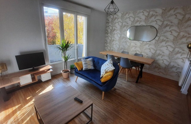--Nice apartment near the city center--