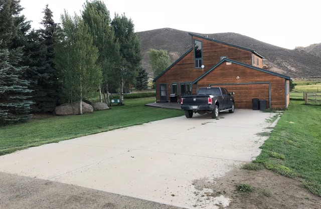 Nice Gunnison Getaway