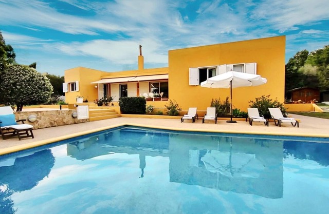 Nice house with private pool and large garden