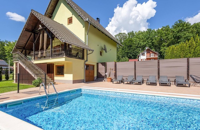 Nice home in Brestovac with sauna