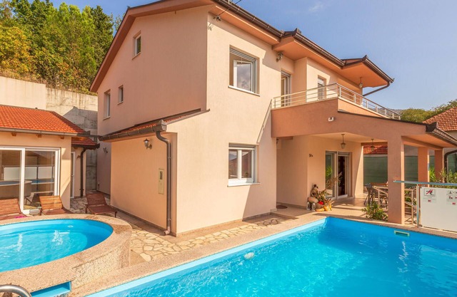 Nice home in Dusina with WiFi