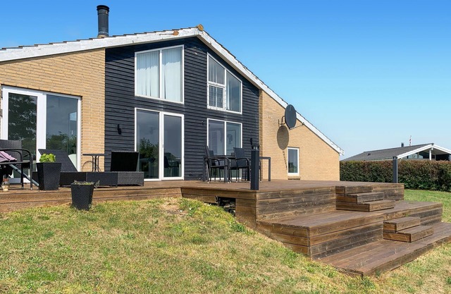 Nice home in Ebeltoft with sauna