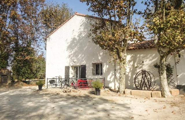 Nice home in Narbonne with sauna