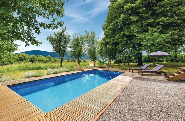 Nice home in Plaski with sauna