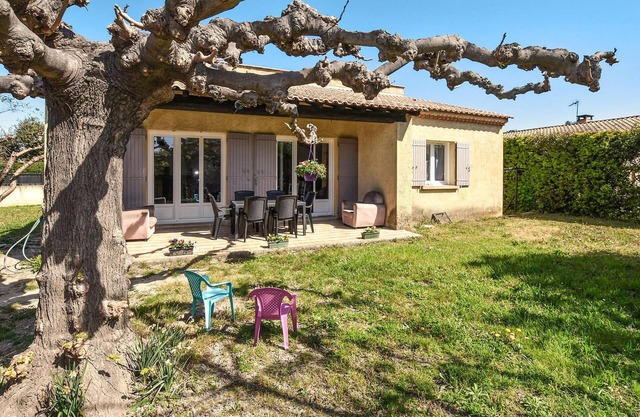 Nice home in Rognonas with WiFi
