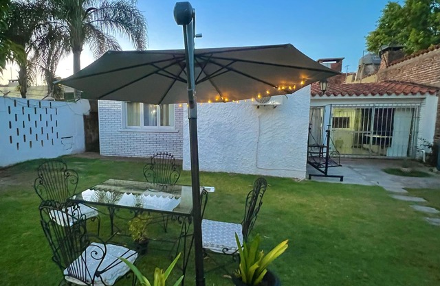 Nice house near the airport, up to 5 guests!