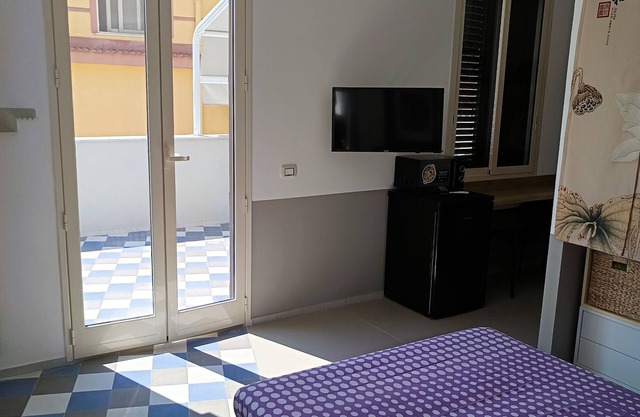 Nice Studio Apartment, Near Politeama Theatre PALERMO. Private Terrace.