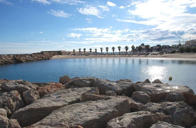 NICE VILLA POR 10 PEOPLE WITHS PRIVATE POL NEAR THE BEACH