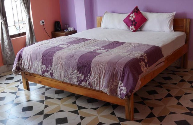 NICHE HOTEL