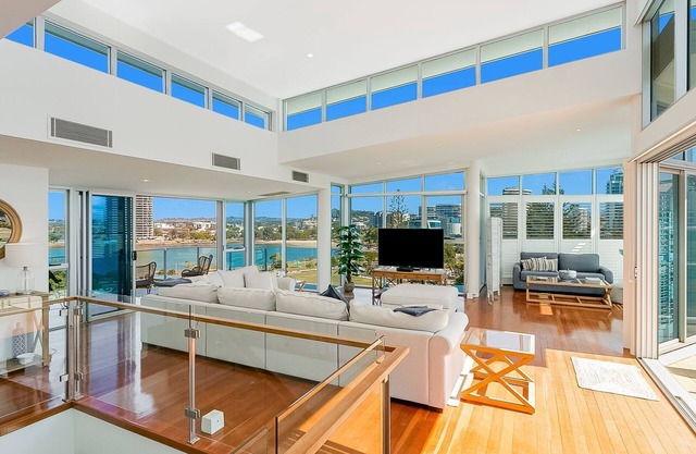 Nielsen on the Park Unit 6 Penthouse apartment in the heart of Rainbow Bay, views, Wi-Fi Included