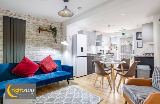 Night Stay - Alpha House