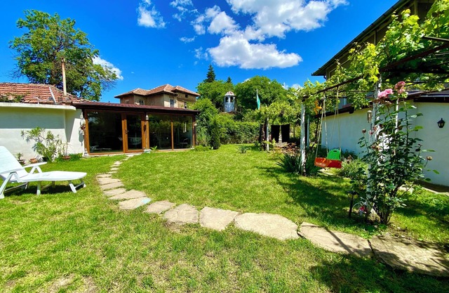 Nikola's House