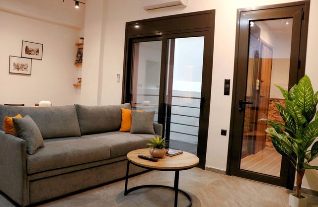 No 2 - Theo Apartment two bedrooms ground floor