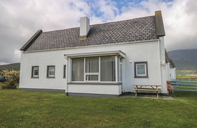 NO.5 BEACH COTTAGES, pet friendly in Keel, County Mayo