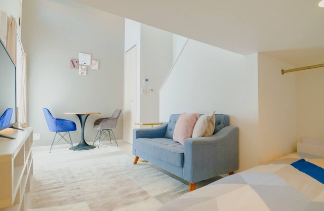No103Near Kumamoto StationChildren OK Sofa semidouble bed x 2 TV with video app/Kumamoto Kumamoto