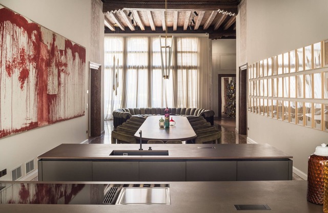 Noble Floor Art Apartment R&R