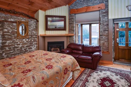 Noble Waterfront Suites