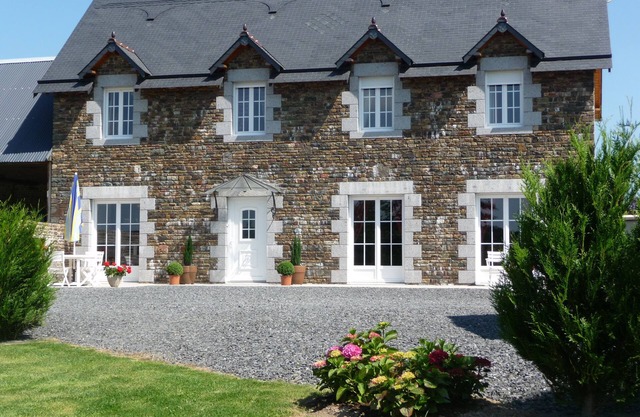 Normandie (Manche) 4-star GITE de CHARME, spacious, comfortable, enclosed garden