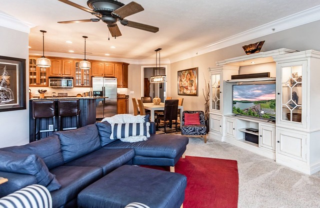 NORRIS LAKE'S Lakeside Haven at Yacht Club Condos - Pool, Hot Tub, Marina