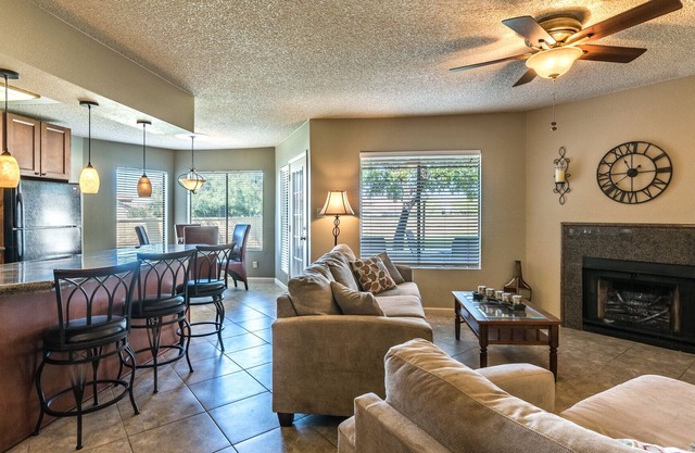 Northeast Mesa Cozy 3 Bedroom Condo