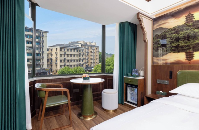 Nostalgia S Hotel(Hangzhou West Lake & Hefang Old Street）
