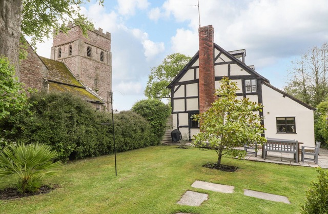 NOTTS HOUSE, pet friendly in Wellington, Herefordshire