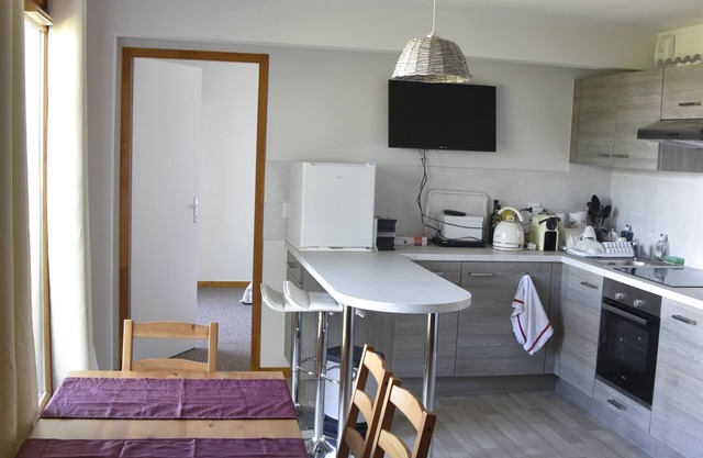 Nouvel Appartement Moderne: 2 Chambres, Lits Doubles, à 350 m de la Télécabine