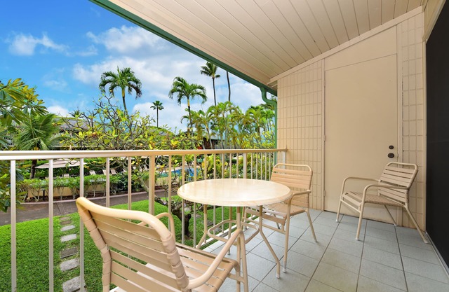 NS D230 Studio w Pool Steps to Napili Bay