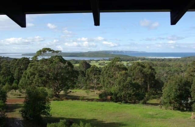 'Nullaki Dreaming' - Eco Forest Retreat with Panoramic Ocean and Inlet Views