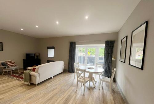 Number 4 Clevedon