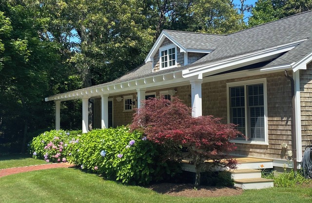 Oak Bluffs Family Retreat - Private Roundabout, Walk to the Beach & Downtown OB.