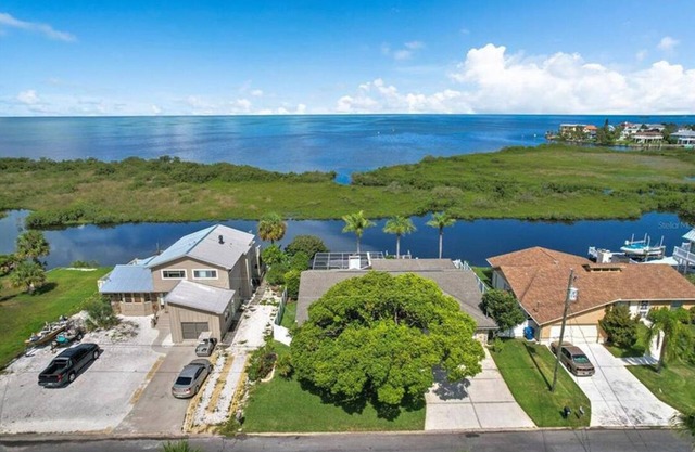 Oasis on the Gulf, screened pool, sunset, kayaks!