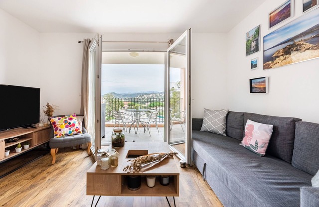 Occi - proche plage - One Bedroom Apartment, Sleeps 4