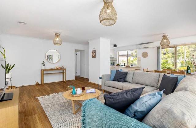 Ocean Bay Retreat - Relish in Gorgeous Beachy Style