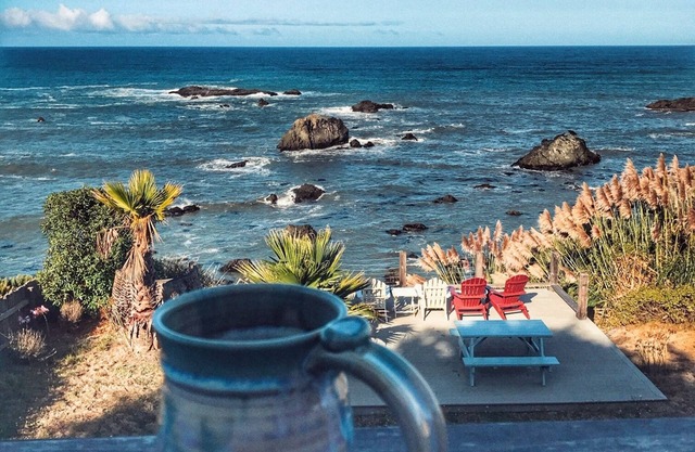 Ocean-front Cottage With Magnificent Whitewater Views