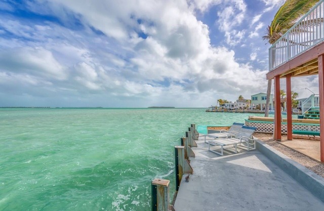 Ocean Perch, Dock, Open Water Views, 80' Heated Pool, Tennis, 20 Min to Key West
