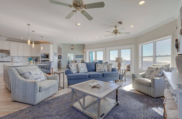 Ocean Springs 'Magnolia Beach House' on Pvt Beach!