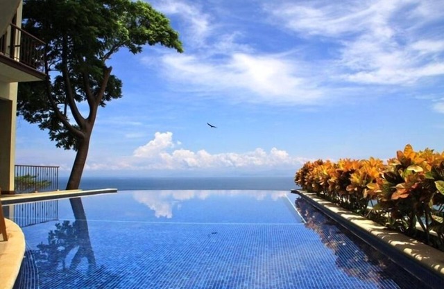 Ocean view, full time staff, concierge services. Winner 2013 - 2023 top rental