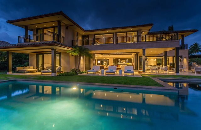 Ocean View, White Sand Beach Steps Away, Private Club & Membership