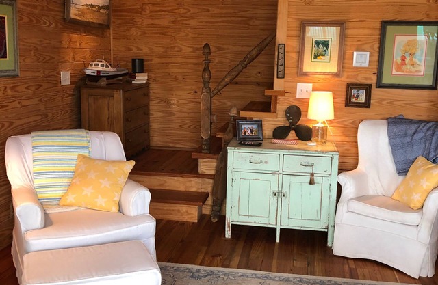 Ocean Views Galore! South Nags Head- Only Steps to Beach (Harvest Moon) 8523D