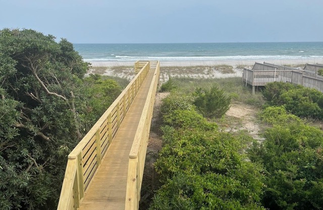 Oceanfront! 10% Discount for 7 night stays on open Aug & Sept Weeks