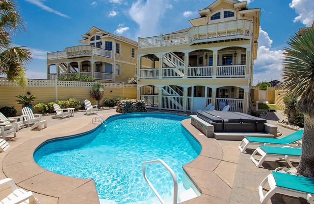 OCEANFRONT, 11 BRs, Pool, Theater Rm, Elev, Game Rm, KD2, Grande Luxxe