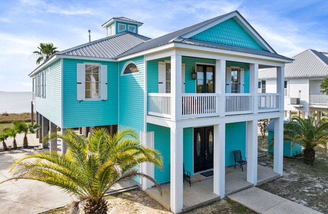 Oceanfront 3BR/2BA. Sleeps 10. Private Beach. Gulf Views. Ocean Springs