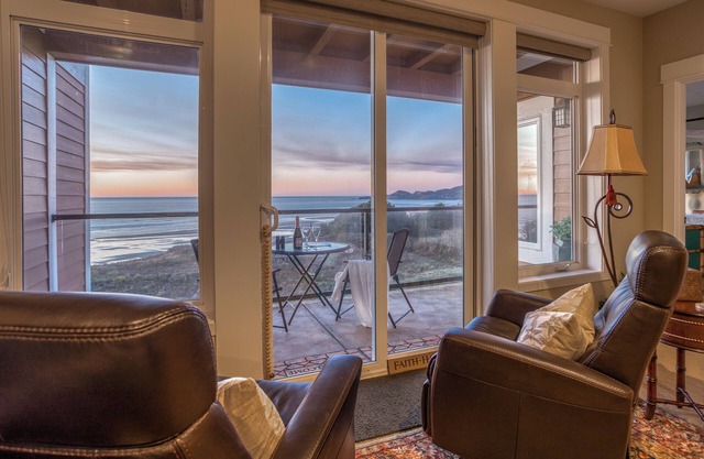 Oceanfront Condo with Fantastic View!