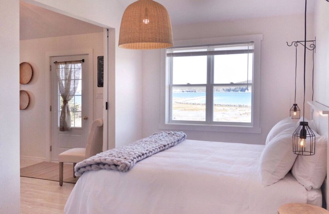 Oceanfront Cottages at the Edge of the World - The Fish Sheds-Buddy's Shed
