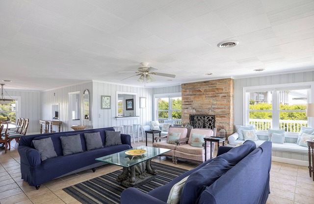 Oceanfront Escape - Oceanfront House in Pine Knoll Shores, NC!