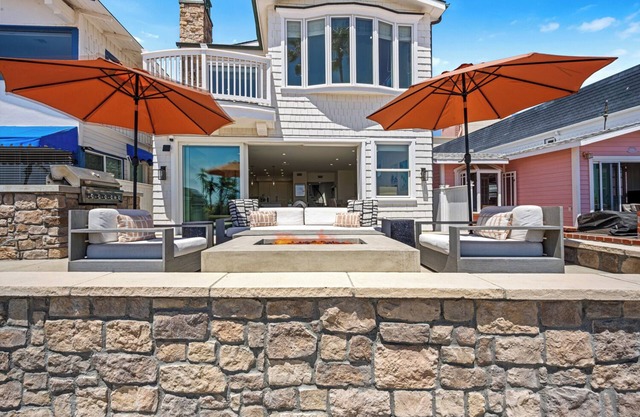 Oceanfront Escape with Breathtaking Views