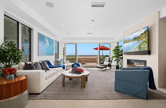 Oceanfront Luxury on the Sand