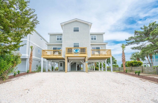 Oceanfront Luxury Home on Sunset Beach West End - Newly Renovated/Open Floorplan