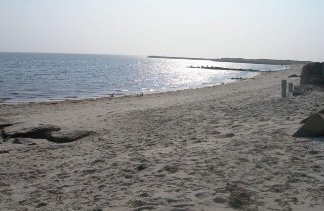 OCEANFRONT, PRIVATE BEACH AND DECK, AMAZING VIEWS, KAYAKS, 2 Story House, 4+BR